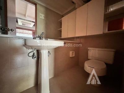 Casa de 4 alcobas en arriendo en El Poblado, Medellín, 240 m² · foto 12 de 20