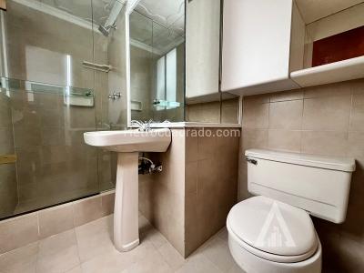 Casa de 4 alcobas en arriendo en El Poblado, Medellín, 240 m² · foto 9 de 20