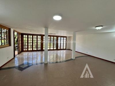 Casa de 4 alcobas en arriendo en El Poblado, Medellín, 240 m² · foto 15 de 20