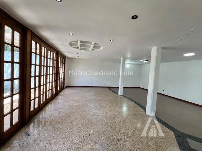 Casa de 4 alcobas en arriendo en El Poblado, Medellín, 240 m² · foto 18 de 20