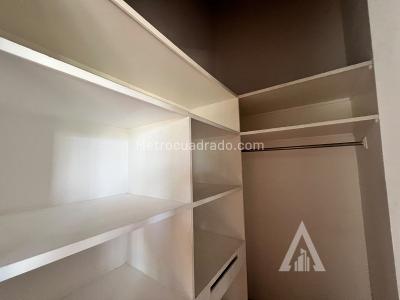 Casa de 4 alcobas en arriendo en El Poblado, Medellín, 240 m² · foto 5 de 20