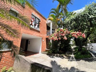 Casa de 4 alcobas en arriendo en El Poblado, Medellín, 240 m² · foto 8 de 20