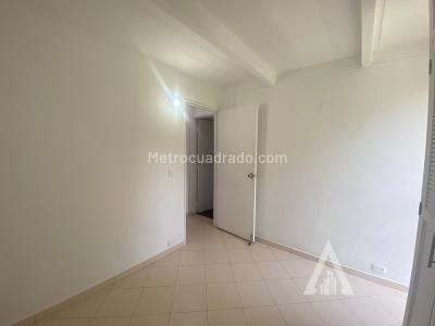 Apartamento de 3 alcobas en arriendo en Av Las Palmas, Medellín, 130 m² · foto 10 de 20