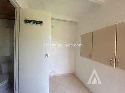 Apartamento de 3 alcobas en arriendo en Av Las Palmas, Medellín, 130 m² · foto 3 de 20