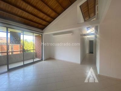 Apartamento de 3 alcobas en arriendo en Av Las Palmas, Medellín, 130 m² · foto 4 de 20