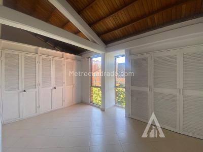 Apartamento de 3 alcobas en arriendo en Av Las Palmas, Medellín, 130 m² · foto 6 de 20