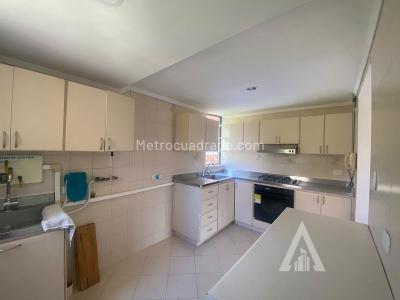Apartamento de 3 alcobas en arriendo en Av Las Palmas, Medellín, 130 m² · foto 9 de 20