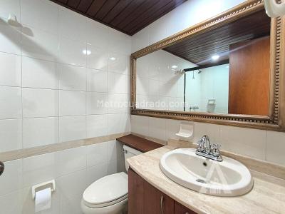 Apartamento de 2 alcobas en arriendo en El Poblado, Medellín, 85 m² · foto 11 de 17
