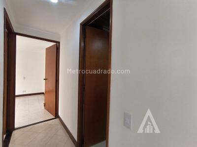 Apartamento de 2 alcobas en arriendo en El Poblado, Medellín, 85 m² · foto 4 de 17