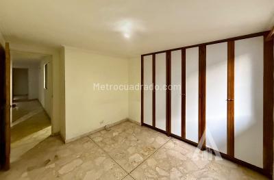 Apartamento de 3 alcobas en arriendo en Laureles, Medellín, 142 m² · foto 3 de 20
