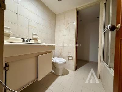 Apartamento de 3 alcobas en arriendo en Laureles, Medellín, 142 m² · foto 10 de 20