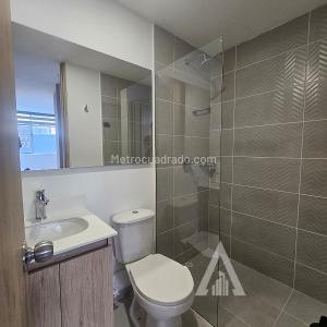 Apartamento de 3 alcobas en arriendo en El Poblado, Medellín, 87 m² · foto 5 de 12