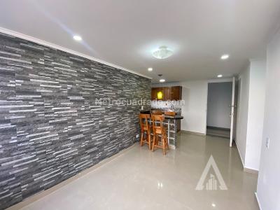 Apartamento de 2 alcobas en venta en Loma Del Indio, Medellín, 58 m² · foto 2 de 17