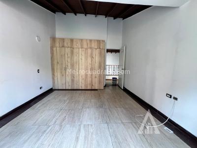 Casa de 4 alcobas en arriendo en El Poblado, Medellín, 240 m² · foto 13 de 20