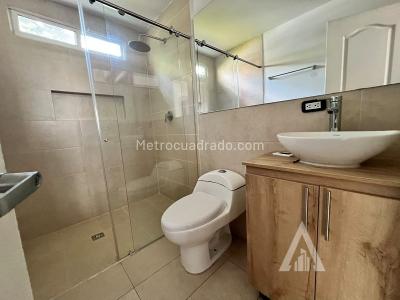 Casa de 4 alcobas en arriendo en El Poblado, Medellín, 240 m² · foto 17 de 20