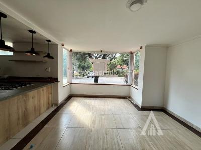 Casa de 4 alcobas en arriendo en El Poblado, Medellín, 240 m² · foto 4 de 20