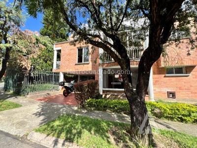 Casa de 4 alcobas en arriendo en El Poblado, Medellín, 240 m² · foto 7 de 20