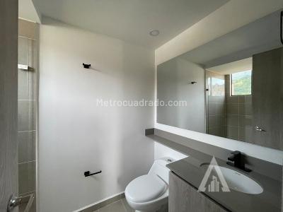 Apartamento de 3 alcobas en arriendo en Ciudad Del Rio, Medellín, 72 m² · foto 4 de 9
