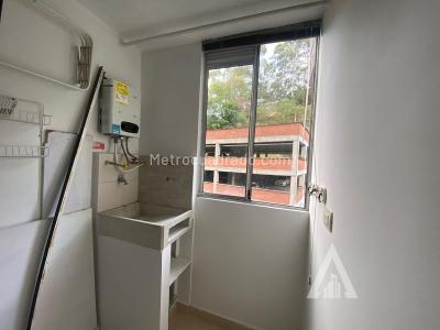 Apartamento de 3 alcobas en venta en Loma Del Indio, Medellín, 58 m² · foto 10 de 17