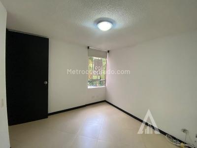 Apartamento de 3 alcobas en venta en Loma Del Indio, Medellín, 58 m² · foto 6 de 17
