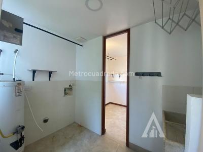 Casa de 3 alcobas en venta en Altos Del Poblado, Medellín, 183 m² · foto 18 de 20