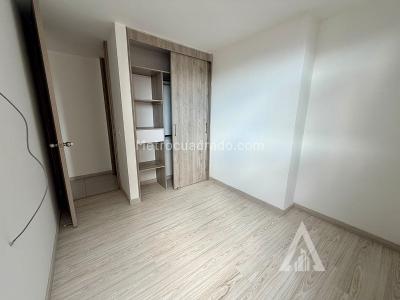 Apartamento de 3 alcobas en venta en El Poblado, Medellín, 45 m² · foto 3 de 14