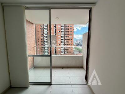 Apartamento de 3 alcobas en venta en El Poblado, Medellín, 45 m² · foto 7 de 14