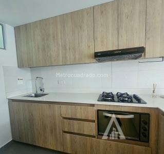 Apartamento de 3 alcobas en venta en El Poblado, Medellín, 87 m² · foto 3 de 12
