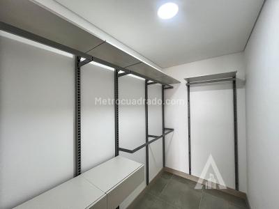 Apartamento de 2 alcobas en arriendo en El Poblado, Medellín, 87 m² · foto 11 de 16