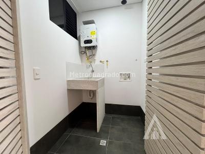 Apartamento de 2 alcobas en arriendo en El Poblado, Medellín, 87 m² · foto 2 de 16