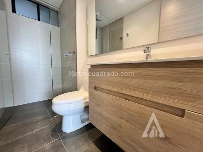 Apartamento de 2 alcobas en arriendo en El Poblado, Medellín, 87 m² · foto 4 de 16