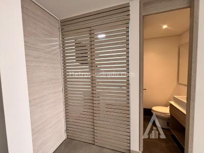 Apartamento de 2 alcobas en arriendo en El Poblado, Medellín, 87 m² · foto 9 de 16
