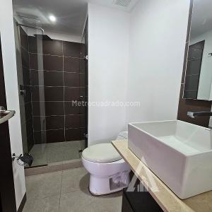Apartamento de 2 alcobas en arriendo en El Poblado, Medellín, 90 m² · foto 11 de 15