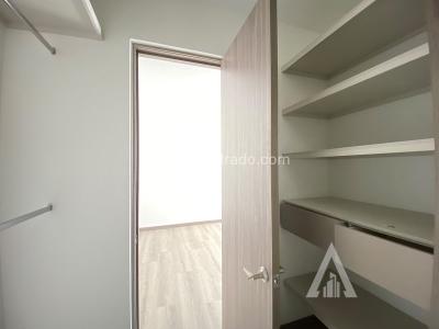 Apartamento de 3 alcobas en arriendo en Av Las Palmas, Medellín, 76 m² · foto 5 de 12