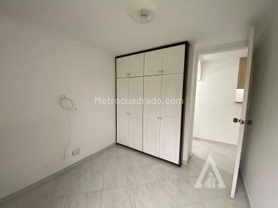 Apartamento de 2 alcobas en arriendo en Av Las Palmas, Medellín, 52 m² · foto 2 de 9