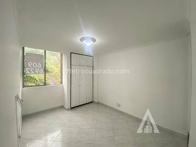 Apartamento de 2 alcobas en arriendo en Av Las Palmas, Medellín, 52 m² · foto 3 de 9