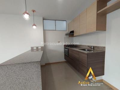 Apartamento de 2 alcobas en arriendo en Loma Del Indio, Medellín, 75 m² · foto 2 de 12