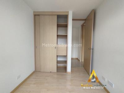 Apartamento de 2 alcobas en arriendo en Loma Del Indio, Medellín, 75 m² · foto 7 de 12