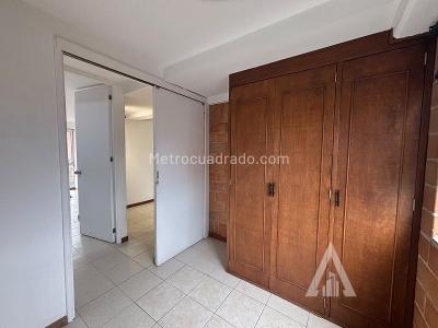 Apartamento de 3 alcobas en arriendo en El Poblado, Medellín, 64 m² · foto 12 de 17