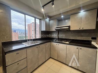 Apartamento de 3 alcobas en arriendo en El Poblado, Medellín, 64 m² · foto 2 de 17