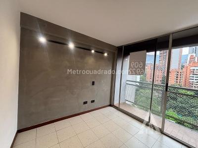 Apartamento de 3 alcobas en arriendo en El Poblado, Medellín, 64 m² · foto 8 de 17