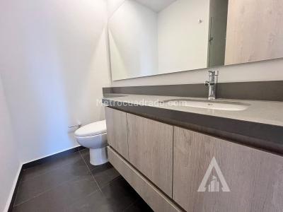 Apartamento de 2 alcobas en arriendo en Av Las Palmas, Medellín, 80 m² · foto 8 de 10