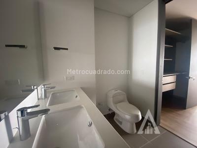 Apartamento de 2 alcobas en arriendo en San Lucas, Medellín, 143 m² · foto 5 de 20