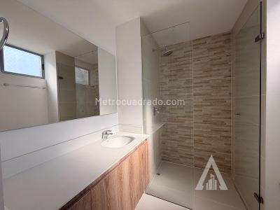 Apartamento de 2 alcobas en arriendo en Ciudad Del Rio, Medellín, 75 m² · foto 2 de 17