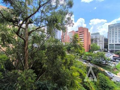 Apartamento de 2 alcobas en arriendo en El Poblado, Medellín, 96 m² · foto 10 de 20