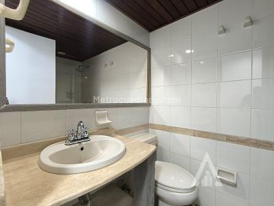 Apartamento de 2 alcobas en arriendo en El Poblado, Medellín, 96 m² · foto 8 de 20