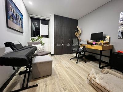 Apartamento de 2 alcobas en arriendo en Laureles, Medellín, 110 m² · foto 4 de 12