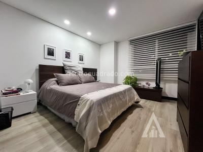 Apartamento de 2 alcobas en arriendo en Laureles, Medellín, 110 m² · foto 5 de 12