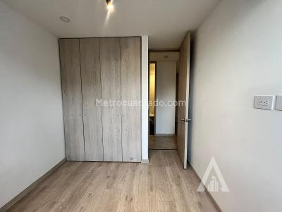 Apartamento de 2 alcobas en arriendo en Av Las Palmas, Medellín, 80 m² · foto 3 de 13