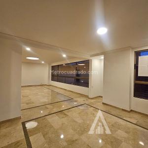 Apartamento de 3 alcobas en arriendo en El Poblado, Medellín, 226 m² · foto 14 de 20
